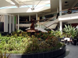 Ground floor of Marina Mirage Shopping Centre before the 2009 refurbishment